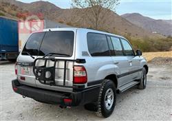 تۆیۆتا لاند کروزەر